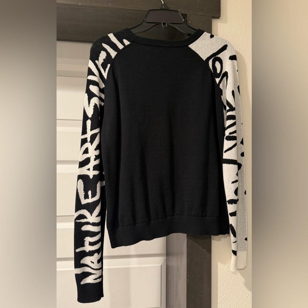 Charlie B Black and White Graphic Sweater women’s Size S - Picture 4 of 7